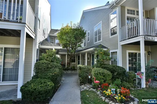 1088 Devon Court, Mahwah, NJ 07430