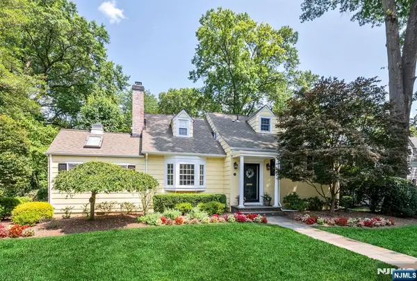 86 Carlton Avenue, Ho-Ho-Kus, NJ 07423