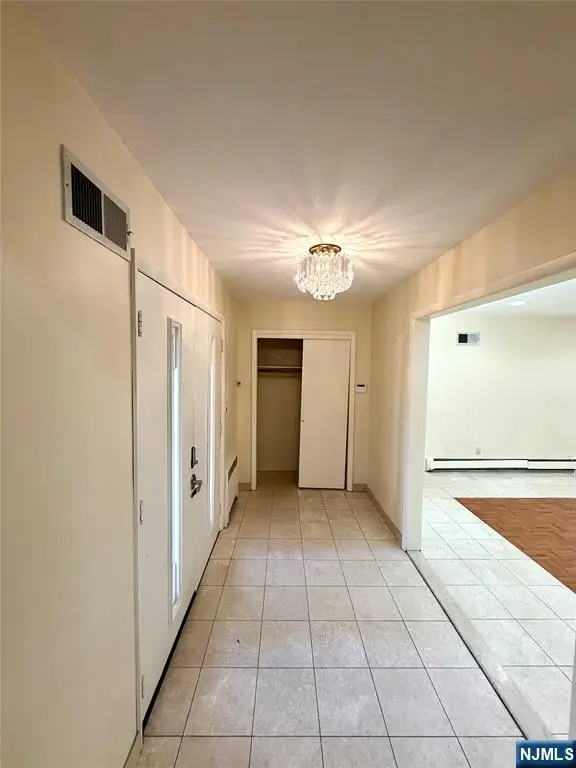 517 Fordham Place, Paramus, NJ 07652 - Image #2