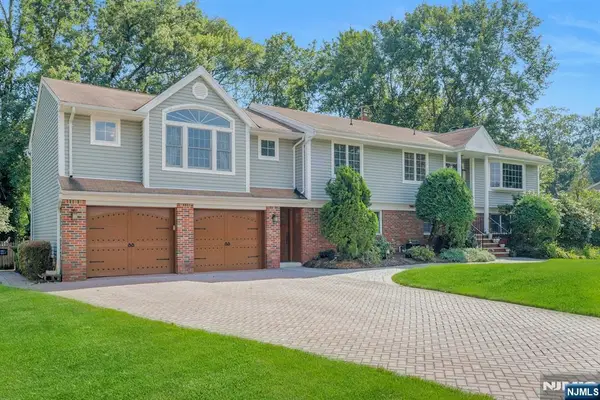 18 Bayberry Drive, Montvale, NJ 07645