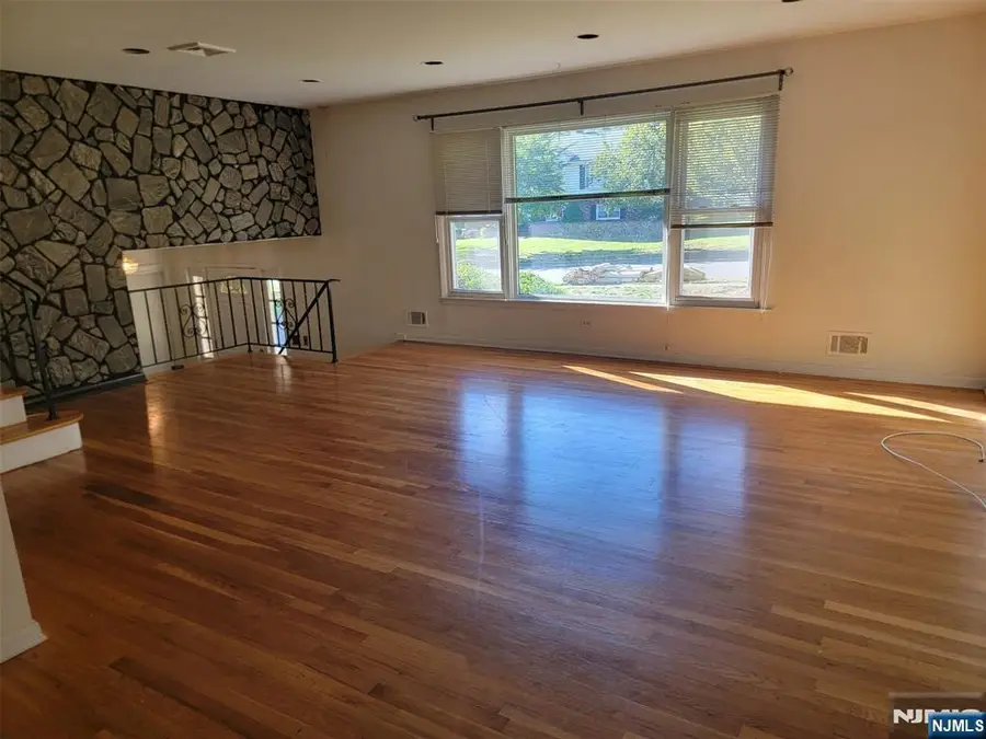 780 Hilton Place, Paramus, NJ 07652 - Image #3