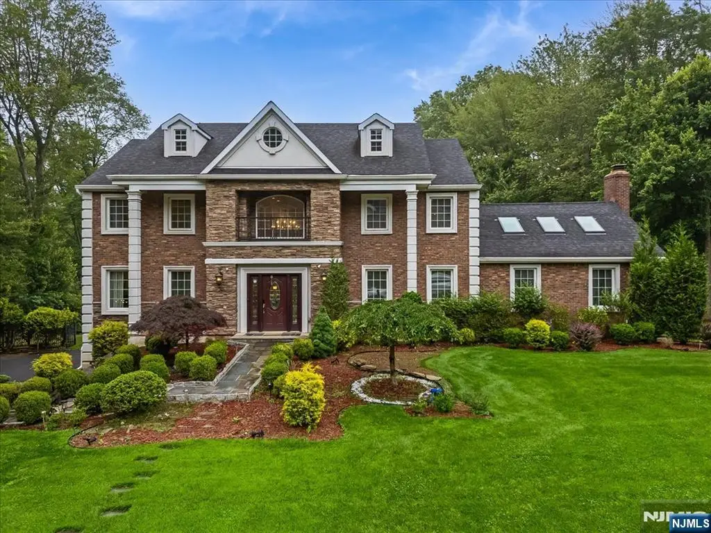 8 Oratam Road, Upper Saddle River, NJ 07458 - Image #1