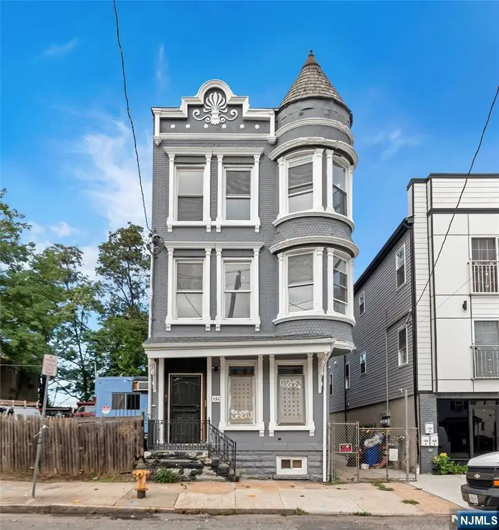 422 18th Avenue, Newark, NJ 07108 - Image #1