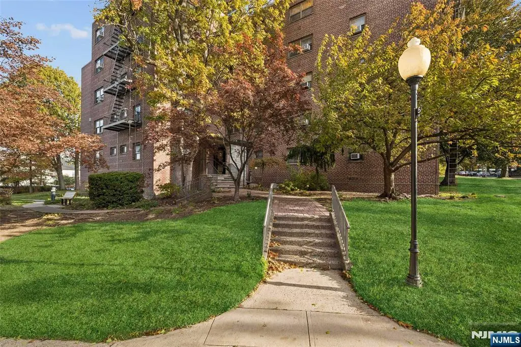 501 Linwood Drive 2H, Fort Lee, NJ 07024 - Image #1