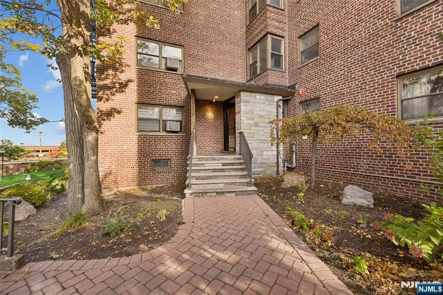 501 Linwood Drive 2H, Fort Lee, NJ 07024 - Image #2