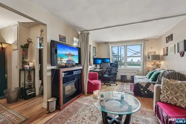 8600 Boulevard East 5D, North Bergen, NJ 07047