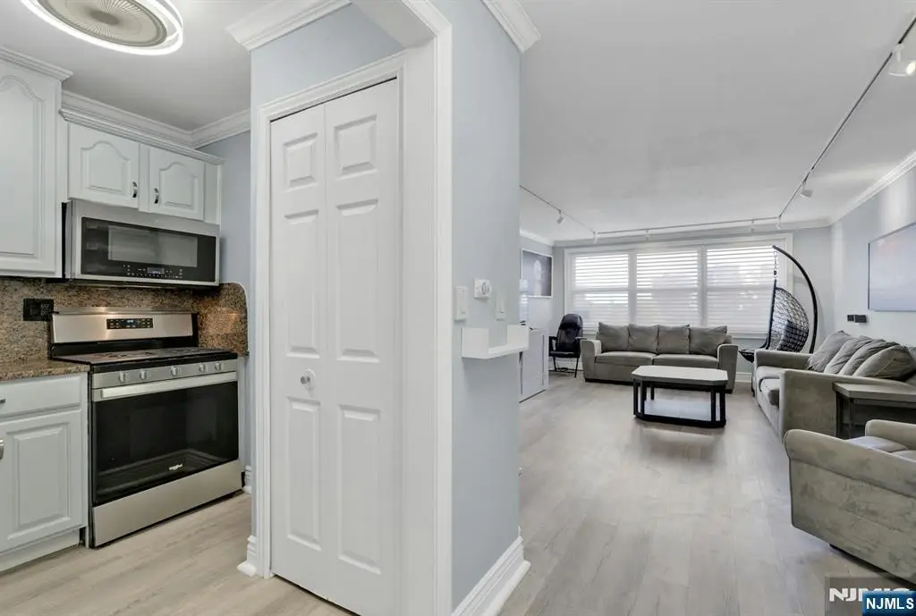 2000 Linwood Avenue 4P, Fort Lee, NJ 07024 - Image #1