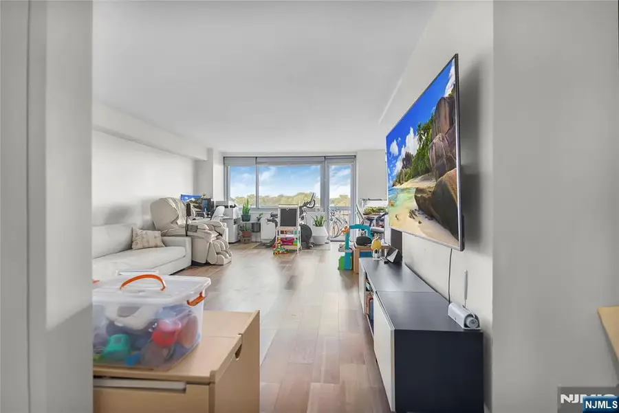 1600 Parker Avenue 6A, Fort Lee, NJ 07024 - Image #3