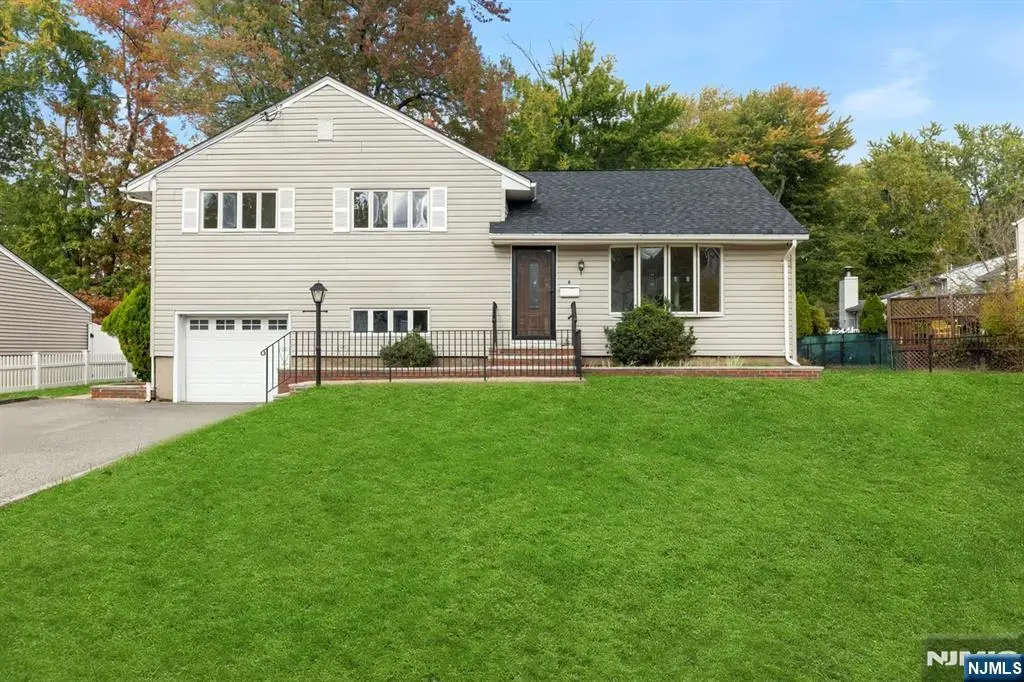 6 Meadow Drive, Little Falls, NJ 07424 - #1