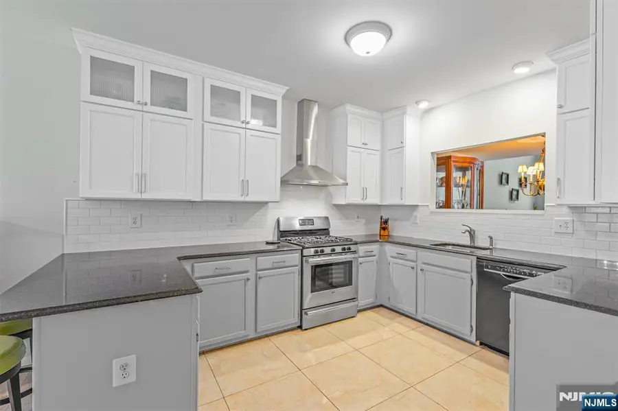 95 Butternut Drive, Wayne, NJ 07470 - Image #2