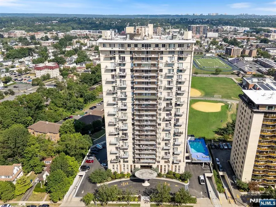 160 Overlook Avenue 7A, Hackensack, NJ 07601 - Image #2