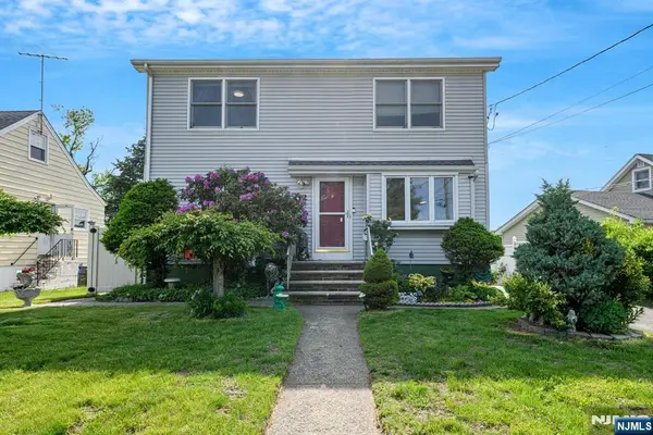 12 Streuli Court, Elmwood Park, NJ 07407