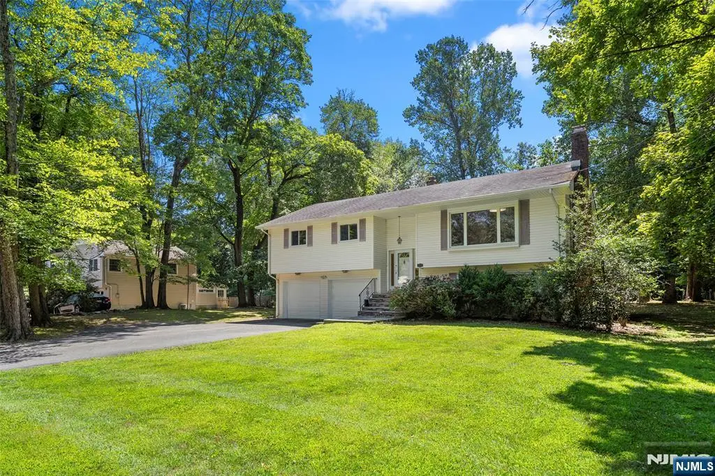 356 Allendale Avenue, Allendale, NJ 07401 - Image #1