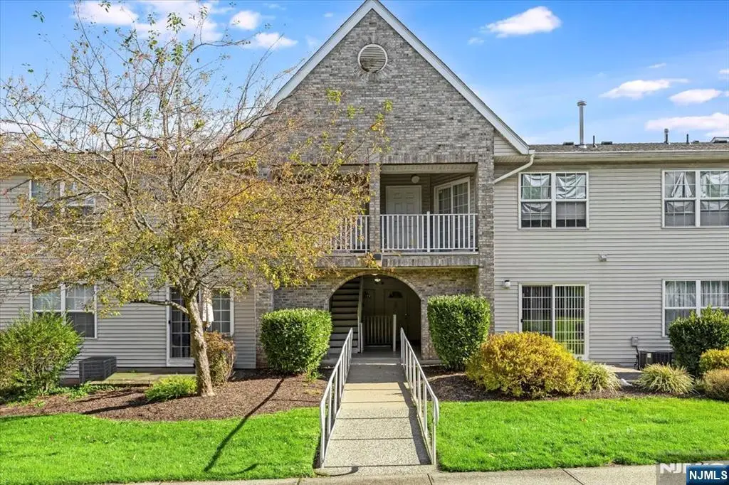 13 Parkside Court, Wayne, NJ 07470 - Image #1