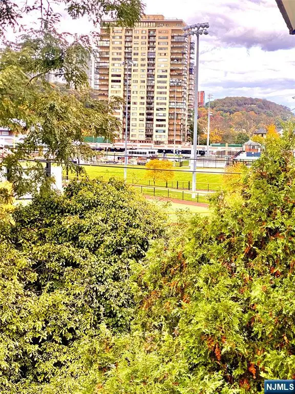 1111 River Road H21, Edgewater, NJ 07020 - Image #3