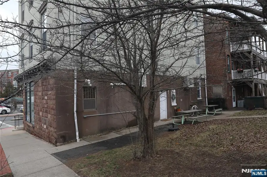 41 Glenridge Avenue 2R, Montclair, NJ 07042 - Image #2