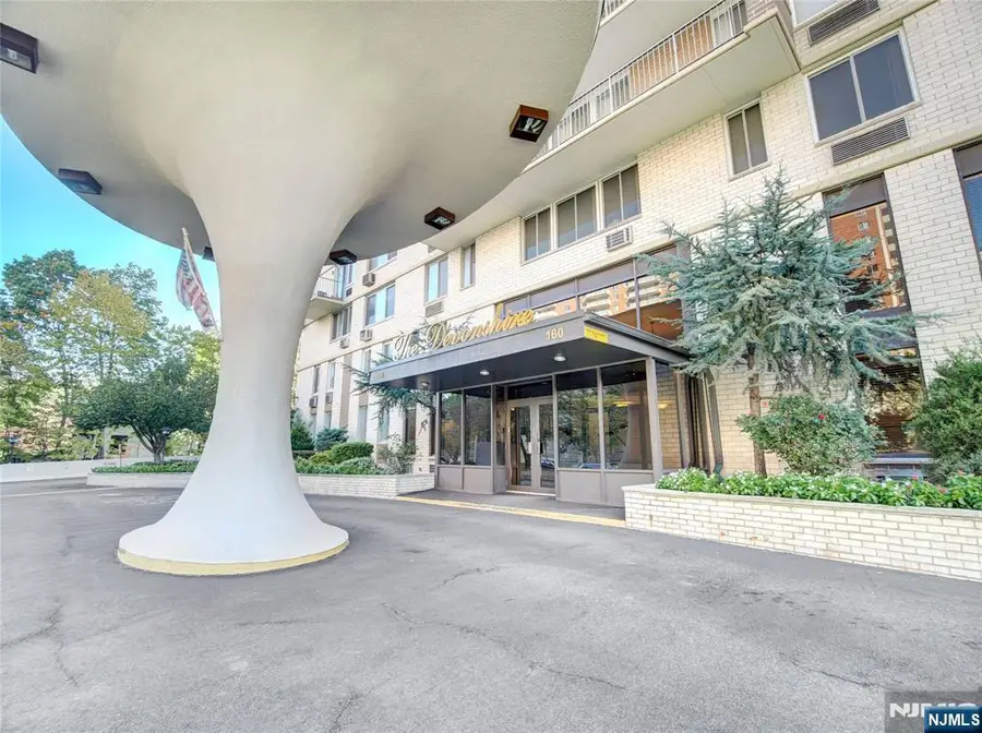 160 Overlook Avenue 17C, Hackensack, NJ 07601 - Image #2