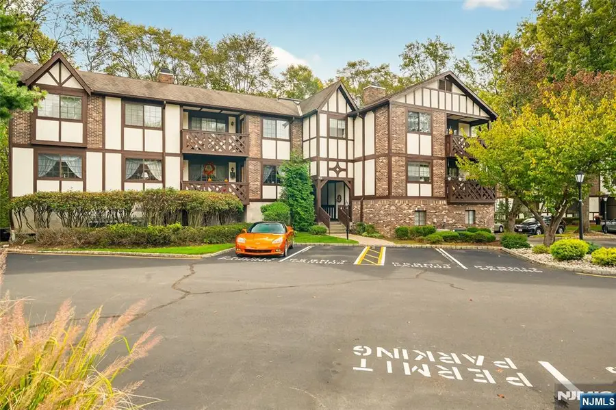 1007 Thoreau Court, Mahwah, NJ 07430 - Image #2