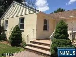 12 Franklin Place, Wanaque, NJ 07420