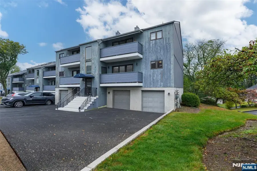 4 Domessina Lane D1, Caldwell, NJ 07006 - Image #2