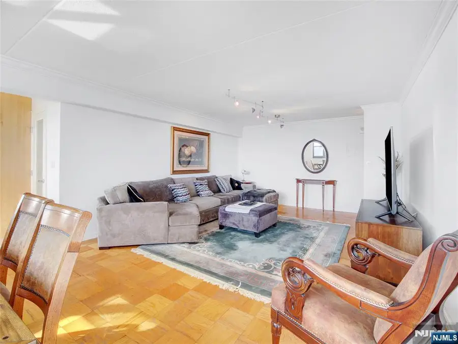 250 Gorge Road 17L, Cliffside Park, NJ 07010 - Image #2