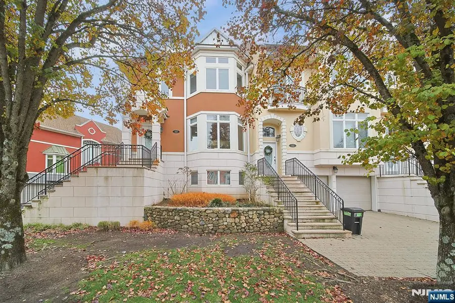 112 Winding Creek Way, Old Tappan, NJ 07675 - Image #2