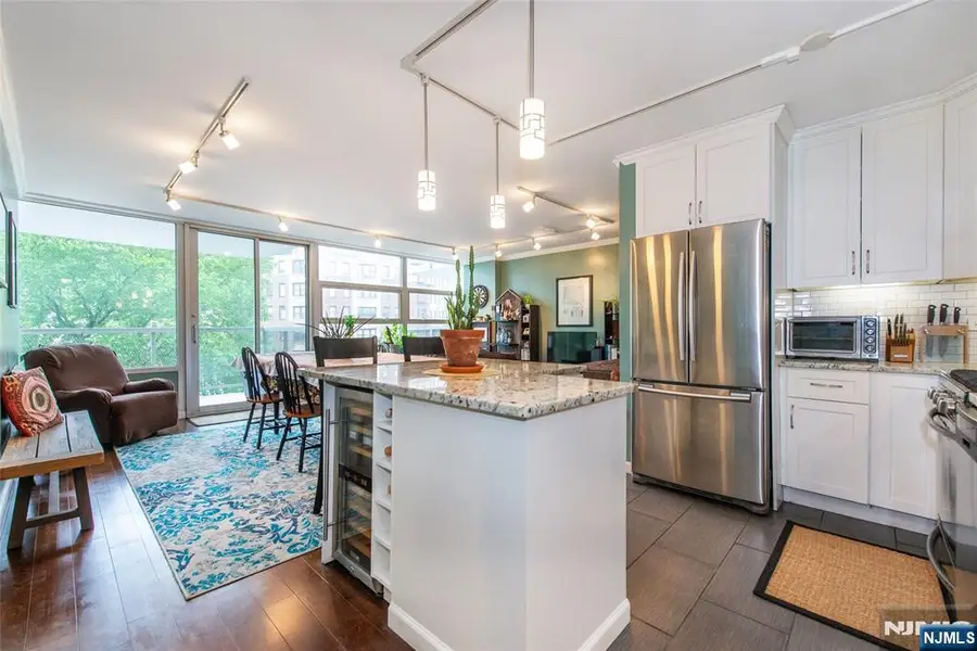 6050 Boulevard East 3E, West New York, NJ 07093 - Image #3