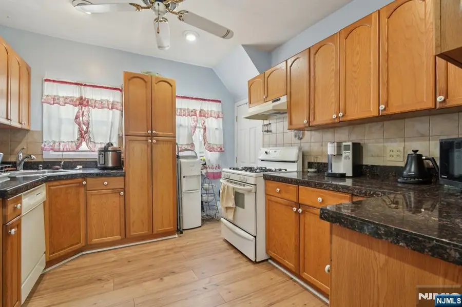 800 Grand Avenue, Leonia, NJ 07605 - Image #3