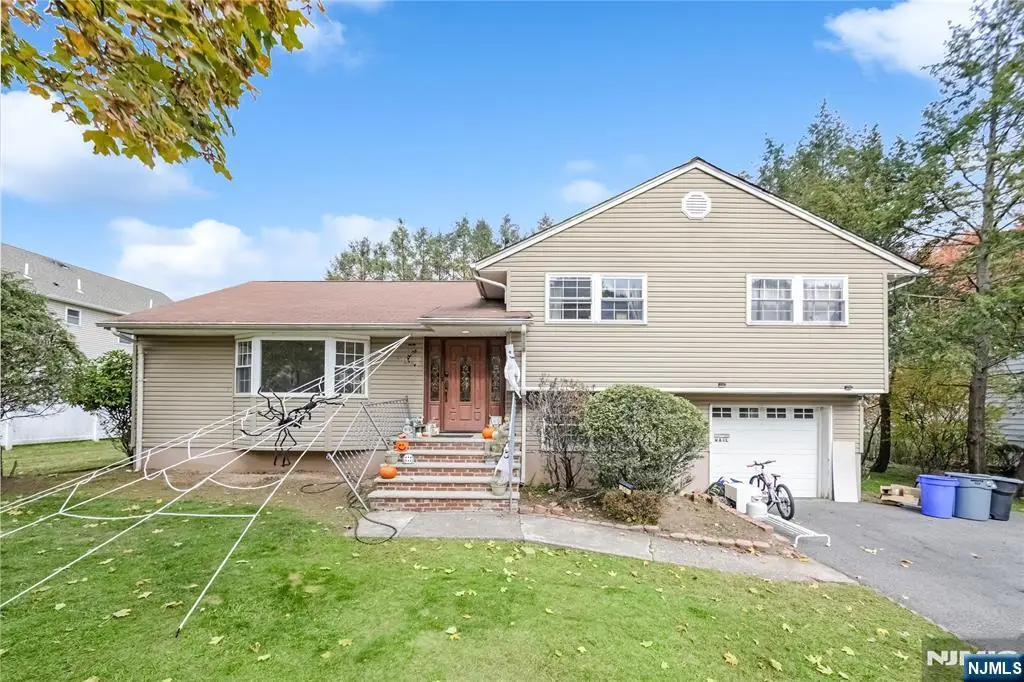 50 Carlson Court, Closter, NJ 07624 - Image #1