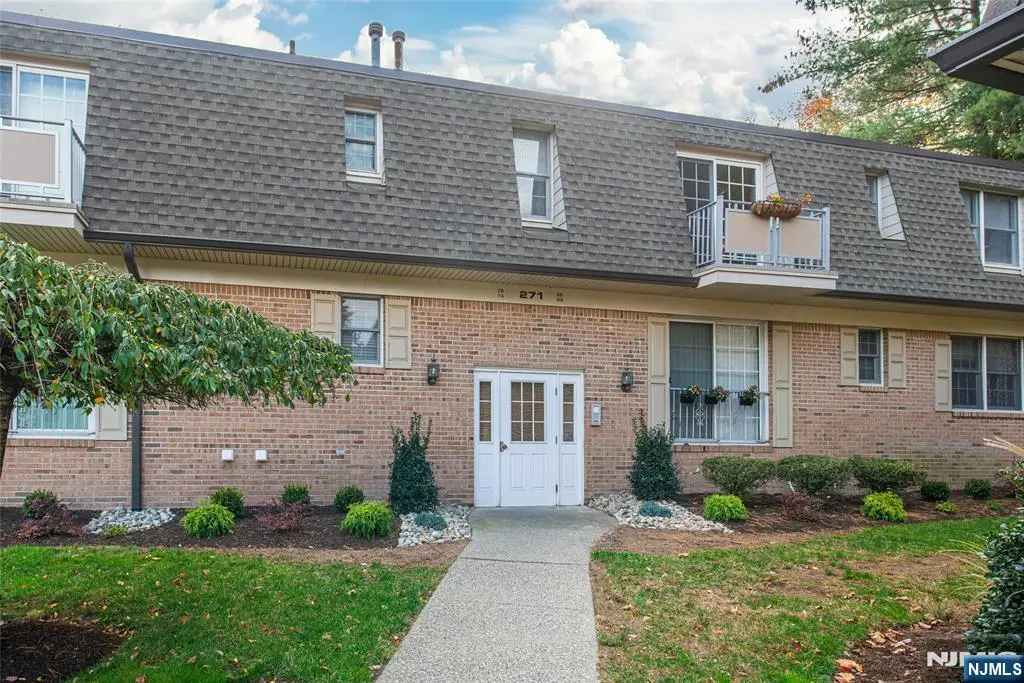271 Collignon Way 8B, River Vale, NJ 07675 - Image #1
