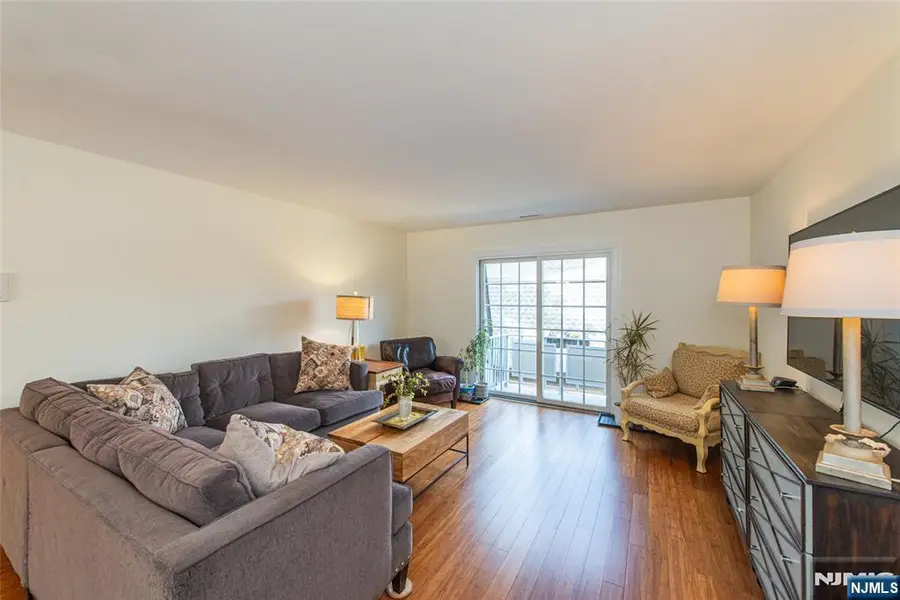 271 Collignon Way 8B, River Vale, NJ 07675 - Image #2