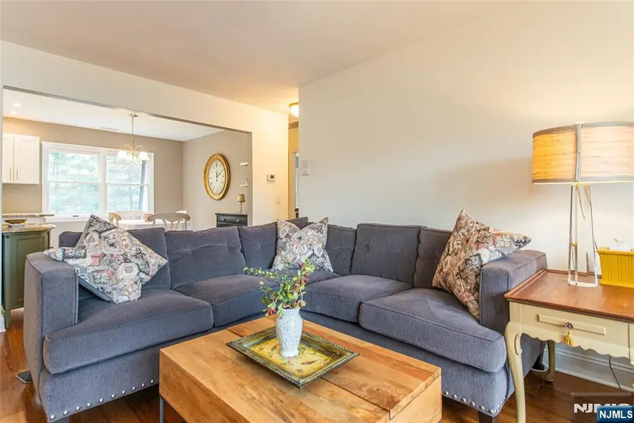 271 Collignon Way 8B, River Vale, NJ 07675 - Image #3