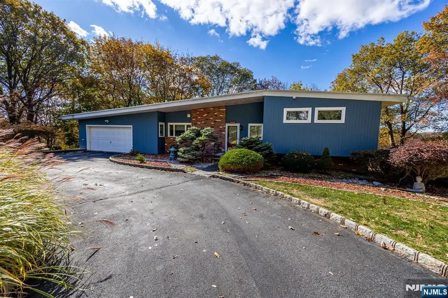 23A Highland Avenue, Bloomingdale, NJ 07403 - Image #2