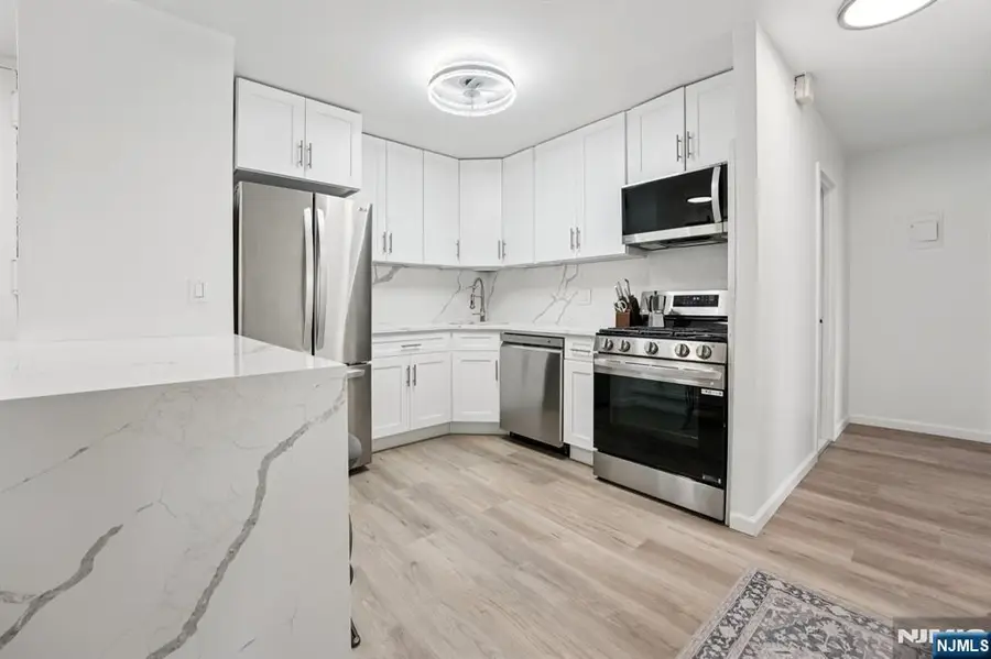 555 North Avenue 22-D, Fort Lee, NJ 07024 - Image #3