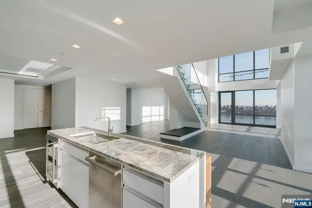 320 Adolphus Avenue 316, Cliffside Park, NJ 07010 - #1