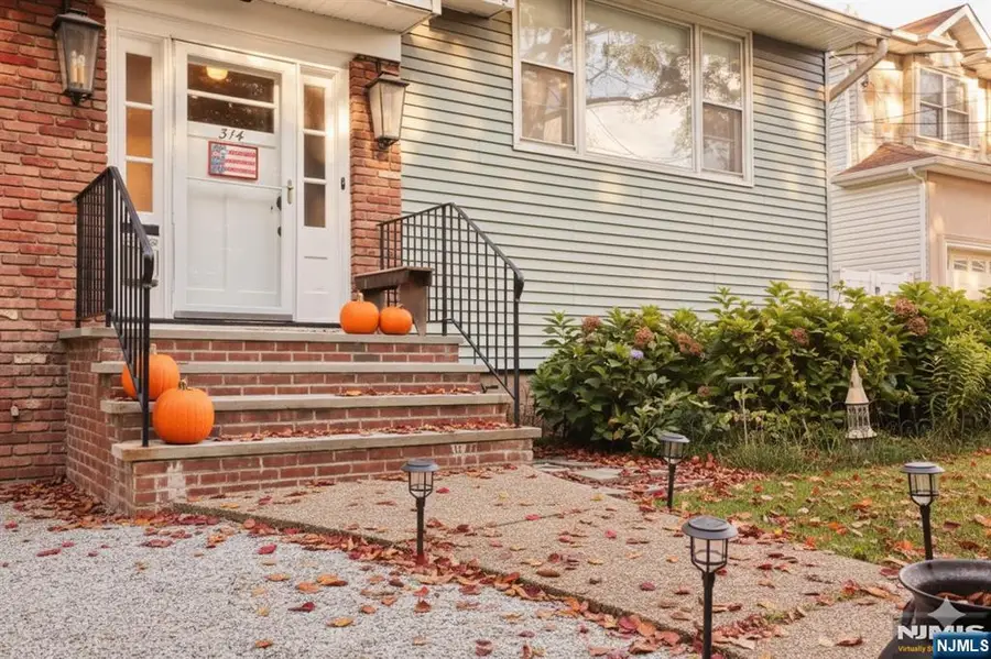 314 Hirschfeld Place, New Milford, NJ 07646 - Image #2