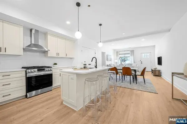 201 Encampment Court 201, Montville Township, NJ 07082