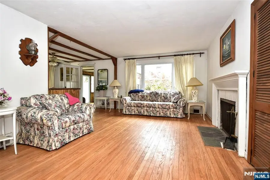 31 Campbell Street, Waldwick, NJ 07463 - Image #3