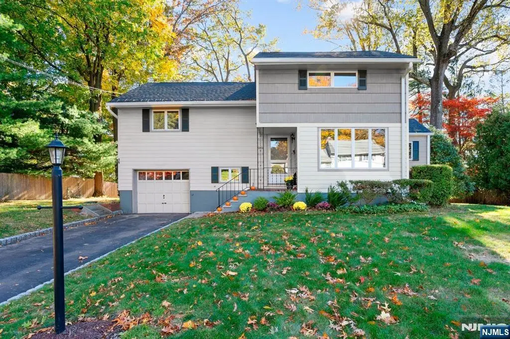 140 Chamberlain Place, Midland Park, NJ 07432 - Image #1