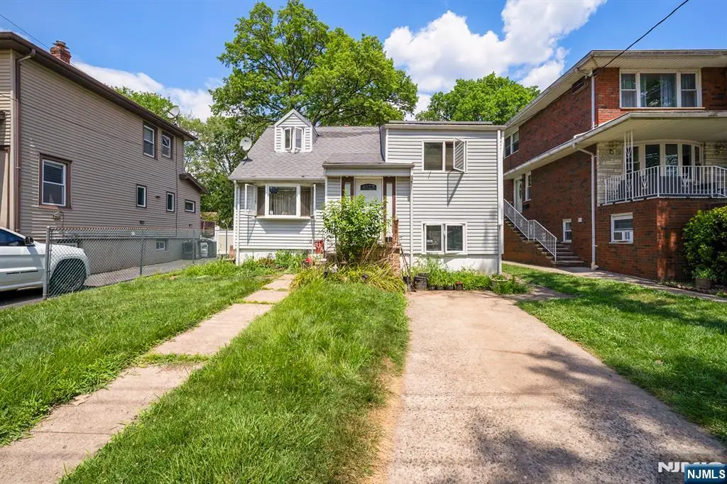 735 Clark Avenue, Ridgefield, NJ 07657 - Image #1