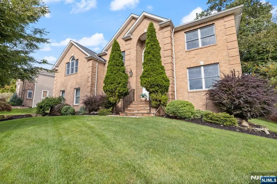 26 Stratton Drive, Wayne, NJ 07470 - Image #2