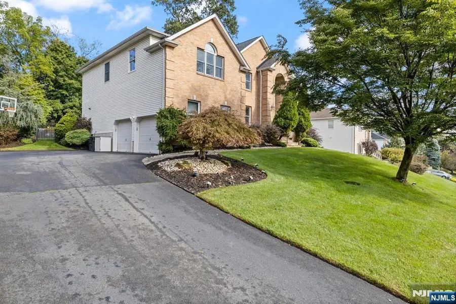 26 Stratton Drive, Wayne, NJ 07470 - Image #3