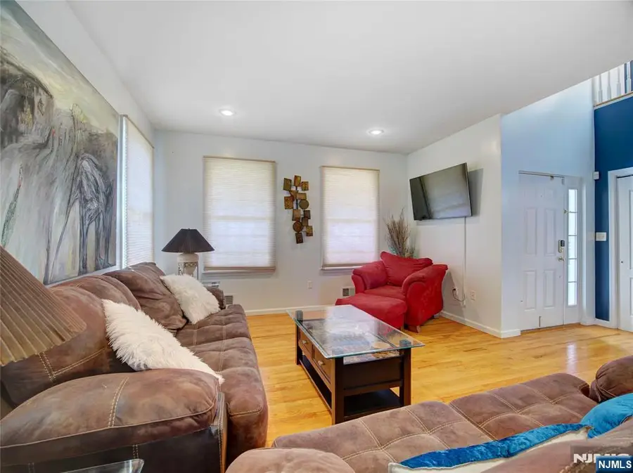 35 College Avenue, East Orange, NJ 07017 - Image #3