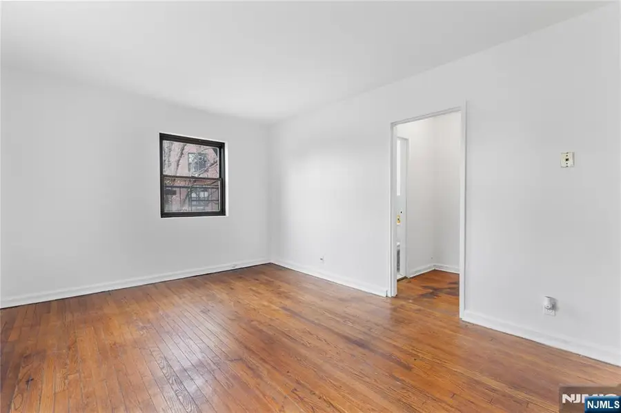 3021 Edwin 3J, Fort Lee, NJ 07024 - Image #3