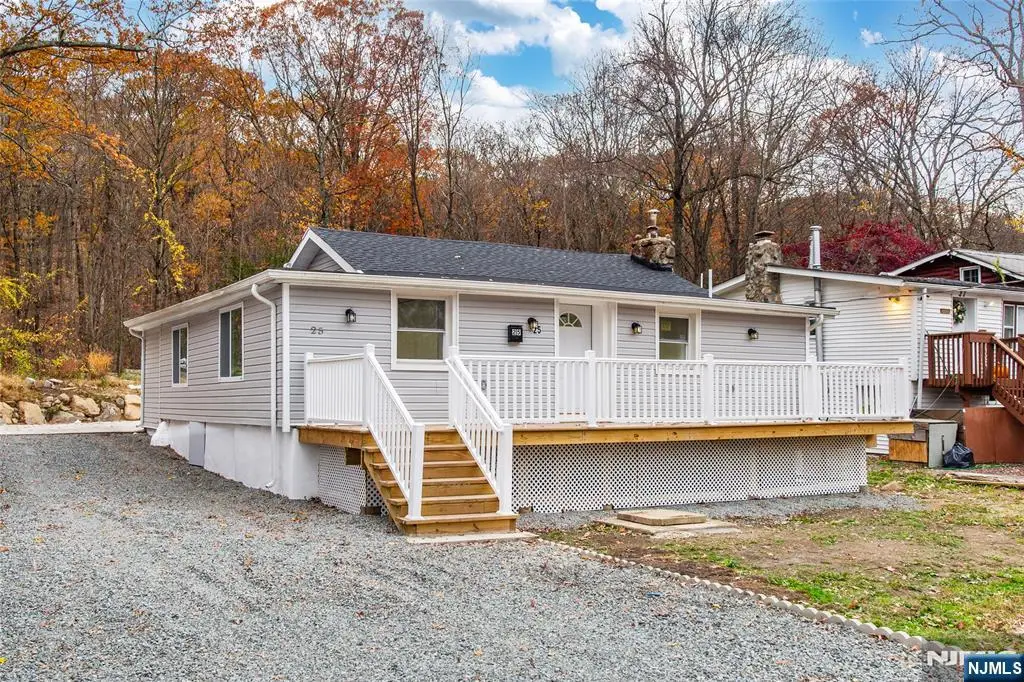 25 Setting Sun Trail, West Milford, NJ 07480 - Image #1