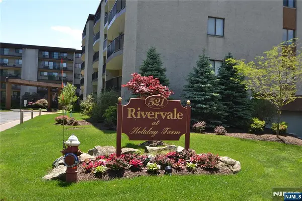 521 Piermont Avenue 428A, River Vale, NJ 07675