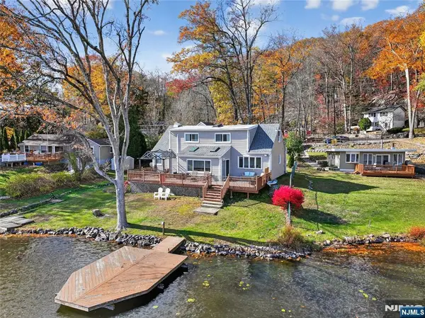 47 Shore Trail, Hardyston, NJ 07460