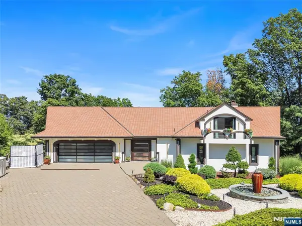 18 Fairview Drive, North Caldwell, NJ 07006