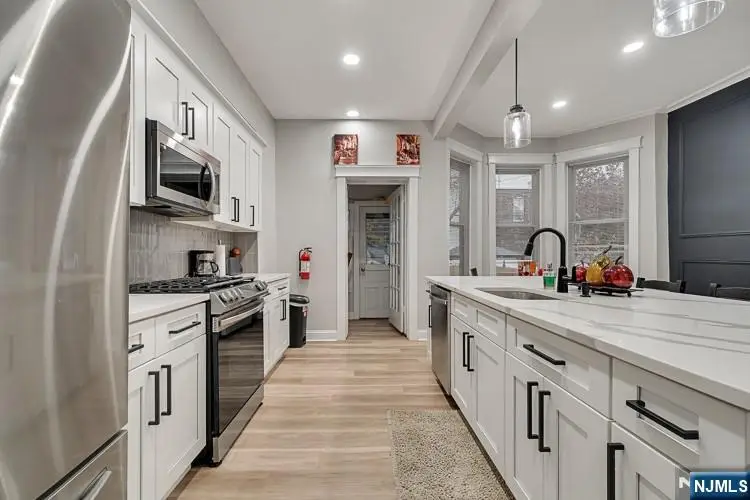 257 Woodlawn Avenue, Jersey City, NJ 07305 - Image #2