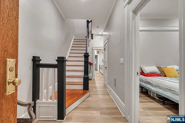 257 Woodlawn Avenue, Jersey City, NJ 07305 - Image #3